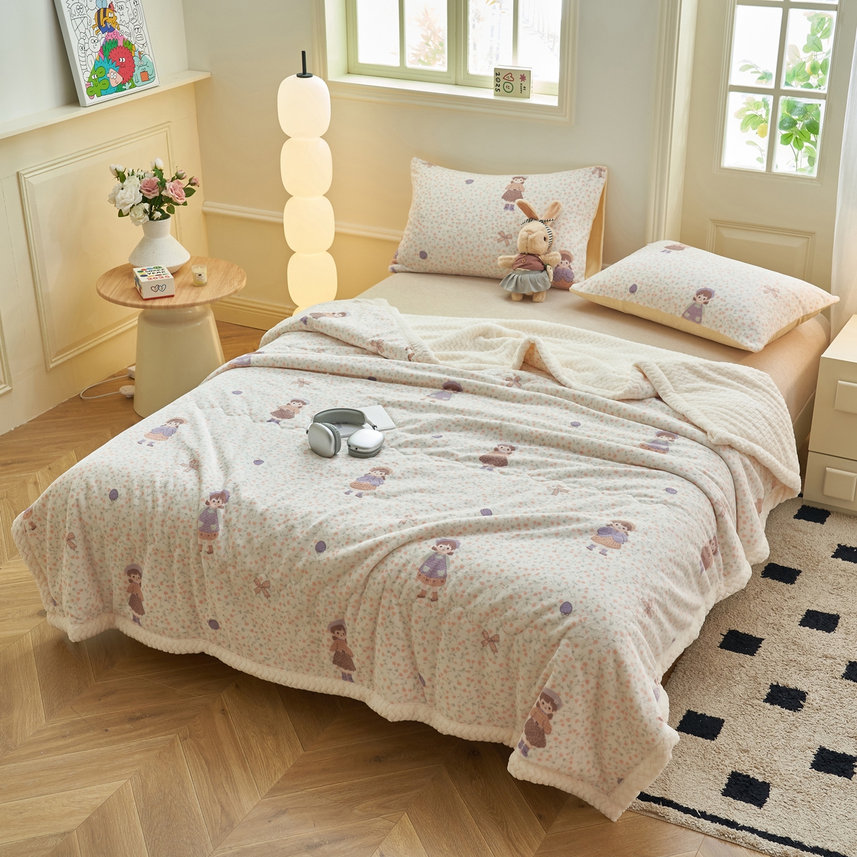 91家纺网 家纺一手货源 找家纺 晨曦家纺 2025新款加厚保暖牛奶绒贝贝绒三层夹棉毛毯可爱卡通 可爱女孩