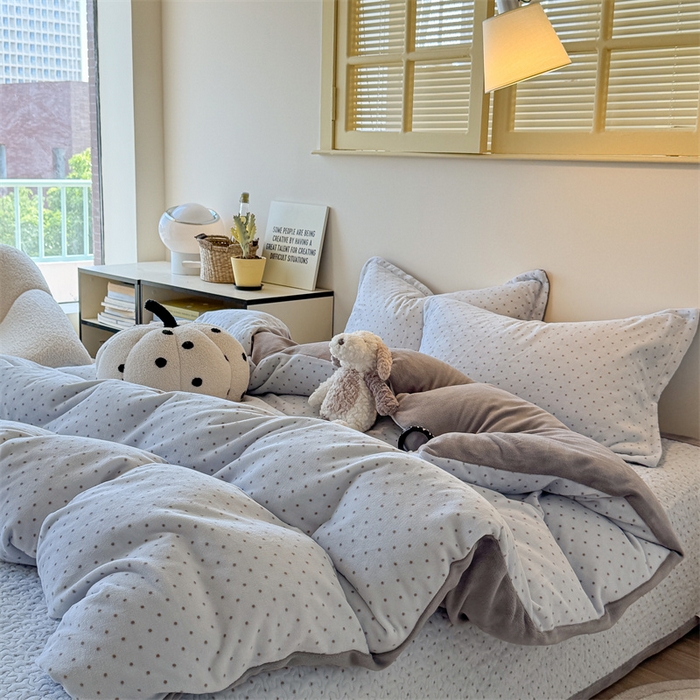 91家纺网 家纺一手货源 找家纺 潘朵拉家纺 2025新款牛奶绒床盖款四件套 蓝星漫