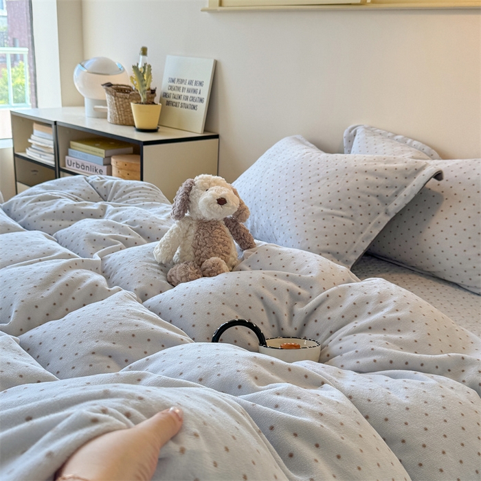 91家纺网 家纺一手货源 找家纺 潘朵拉家纺 2025新款牛奶绒床盖款四件套 蓝星漫