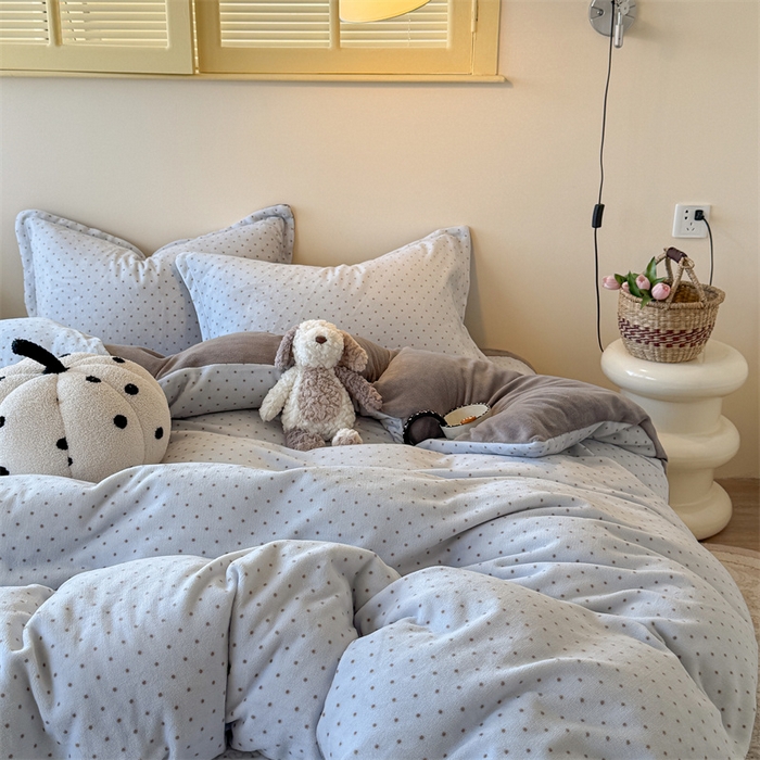 91家纺网 家纺一手货源 找家纺 潘朵拉家纺 2025新款牛奶绒床盖款四件套 蓝星漫