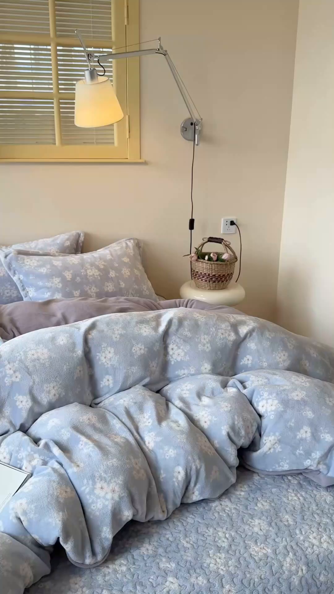 91家纺网 家纺一手货源 找家纺 潘朵拉家纺 2025新款牛奶绒床盖款四件套 蓝屿