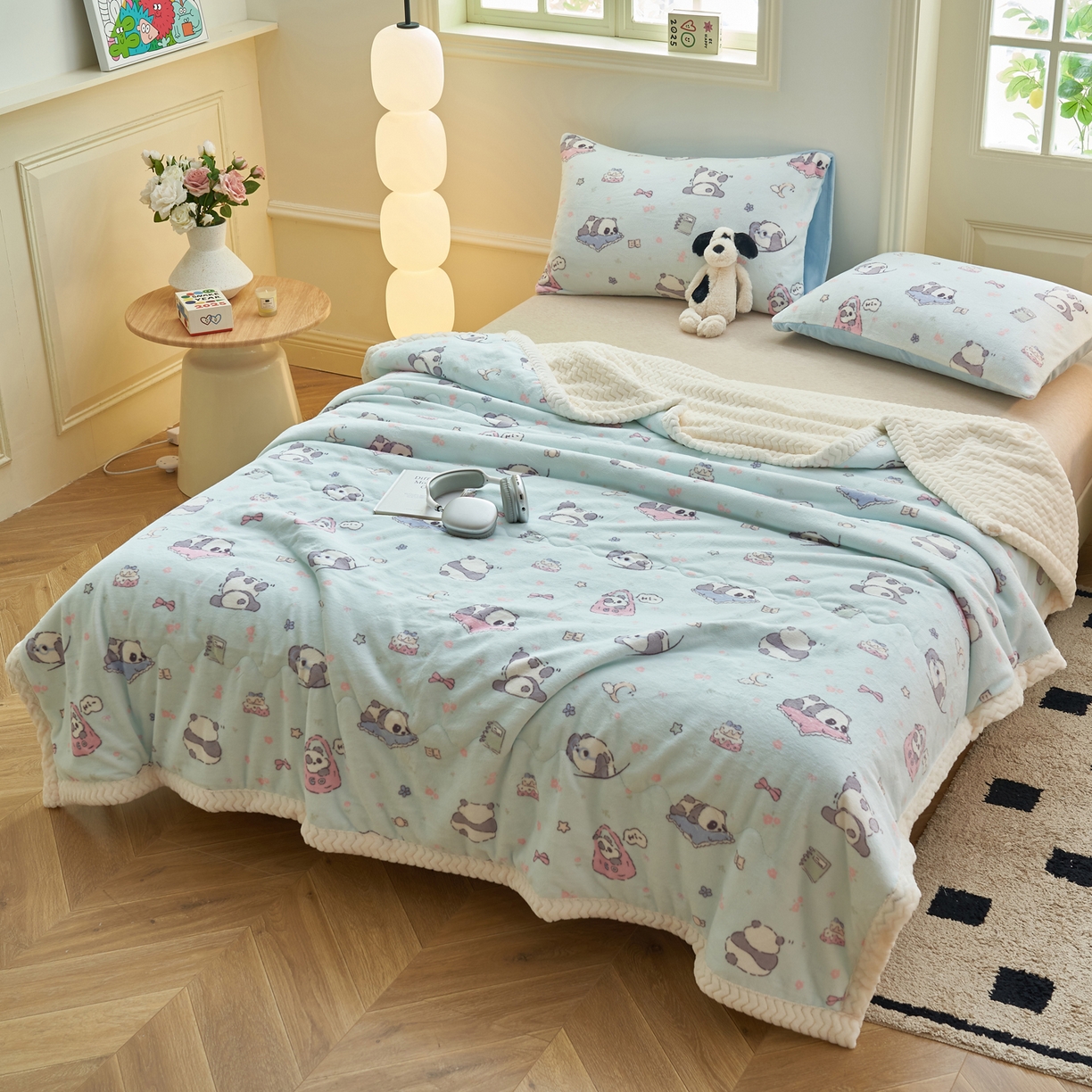 91家纺网 家纺一手货源 找家纺 晨曦家纺 2025新款加厚保暖牛奶绒贝贝绒三层夹棉毛毯可爱卡通 可爱熊猫