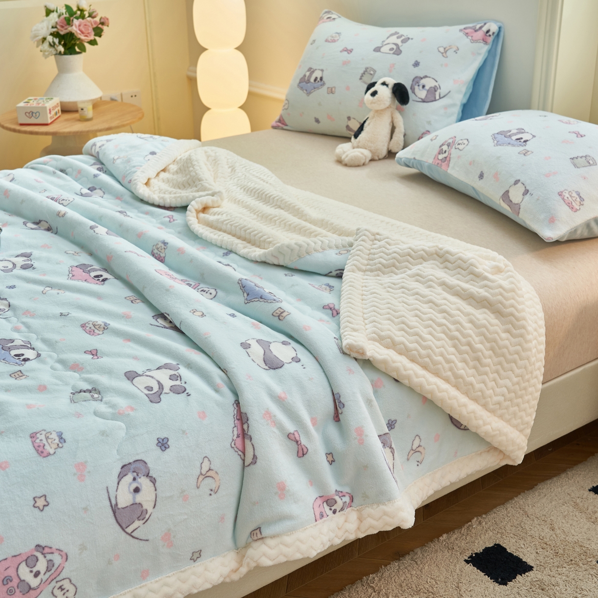 91家纺网 家纺一手货源 找家纺 晨曦家纺 2025新款加厚保暖牛奶绒贝贝绒三层夹棉毛毯可爱卡通 可爱熊猫