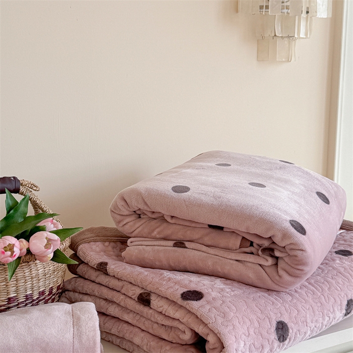 91家纺网 家纺一手货源 找家纺 潘朵拉家纺 2025新款牛奶绒床盖款四件套 奶茶