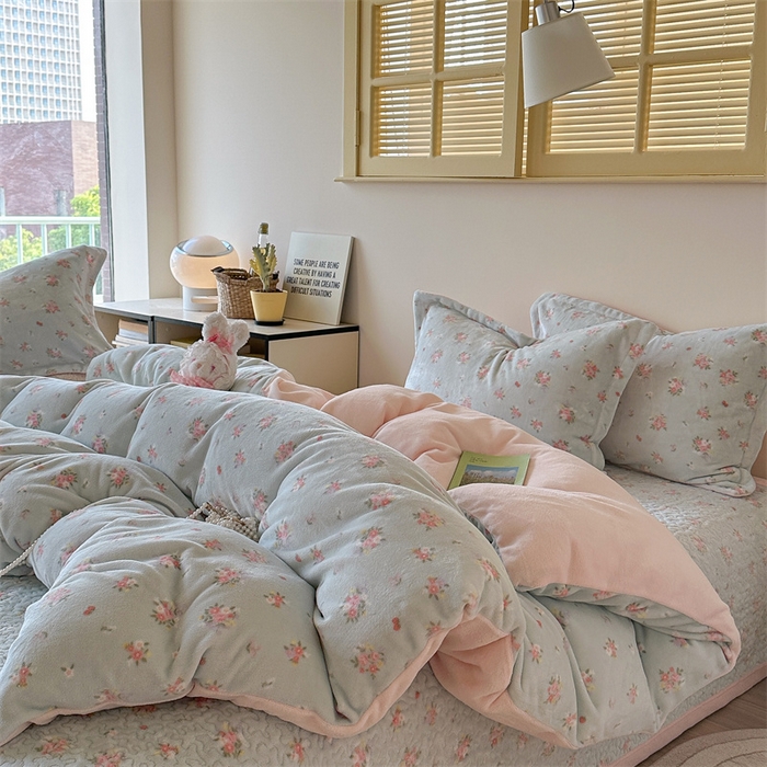 91家纺网 家纺一手货源 找家纺 潘朵拉家纺 2025新款牛奶绒床盖款四件套 清欢