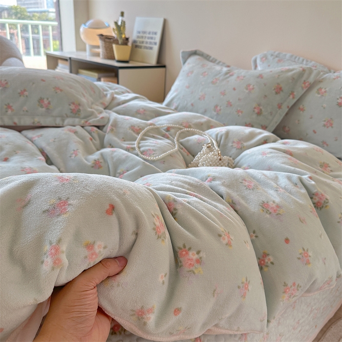 91家纺网 家纺一手货源 找家纺 潘朵拉家纺 2025新款牛奶绒床盖款四件套 清欢