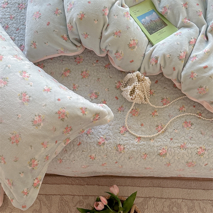 91家纺网 家纺一手货源 找家纺 潘朵拉家纺 2025新款牛奶绒床盖款四件套 清欢