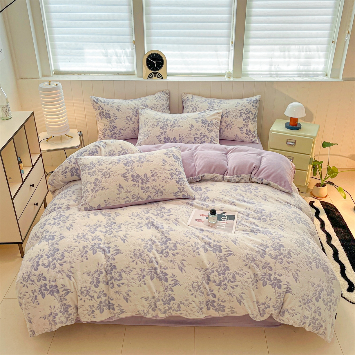 91家纺网 家纺一手货源 找家纺 星座  2025新款牛奶绒雕花绒四件套 紫韵花笺