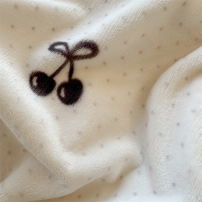 91家纺网 家纺一手货源 找家纺 潘朵拉家纺 2025新款牛奶绒床盖款四件套 樱韵