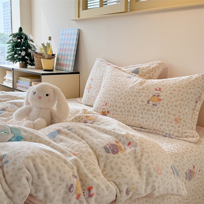 91家纺网 家纺一手货源 找家纺 潘朵拉家纺 2025新款牛奶绒床盖款四件套 油画女孩