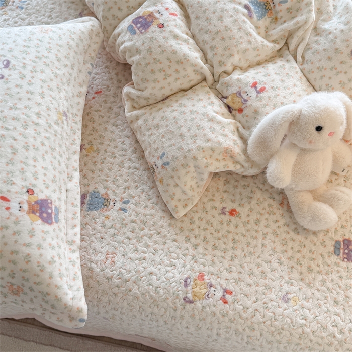 91家纺网 家纺一手货源 找家纺 潘朵拉家纺 2025新款牛奶绒床盖款四件套 油画女孩