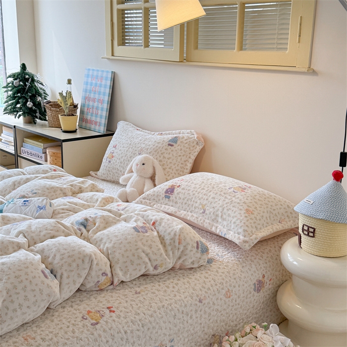 91家纺网 家纺一手货源 找家纺 潘朵拉家纺 2025新款牛奶绒床盖款四件套 油画女孩