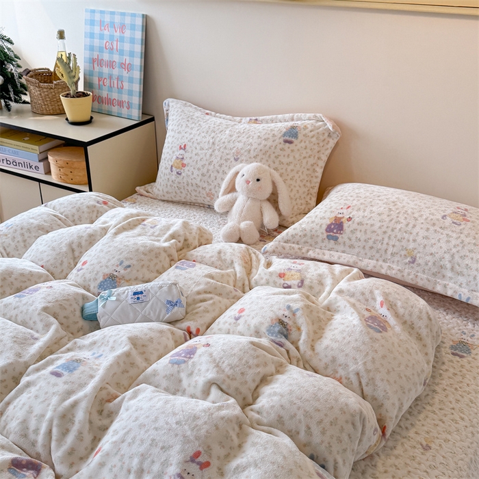 91家纺网 家纺一手货源 找家纺 潘朵拉家纺 2025新款牛奶绒床盖款四件套 油画女孩