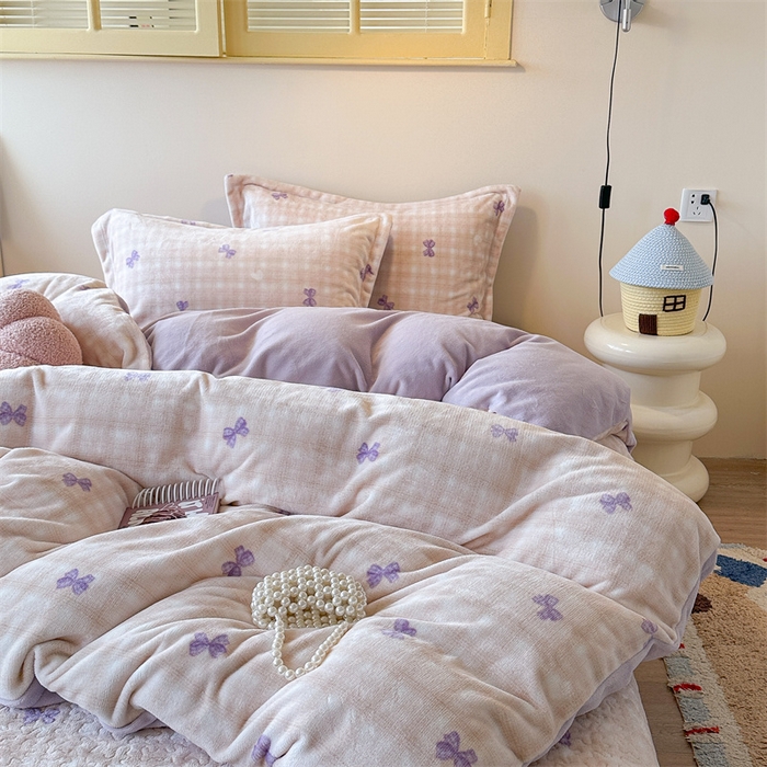 91家纺网 家纺一手货源 找家纺 潘朵拉家纺 2025新款牛奶绒床盖款四件套 紫蝶