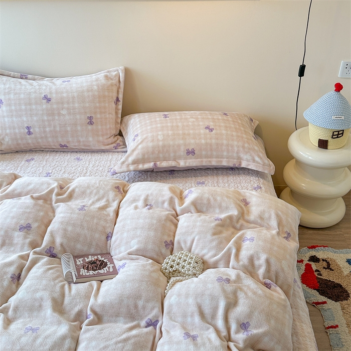 91家纺网 家纺一手货源 找家纺 潘朵拉家纺 2025新款牛奶绒床盖款四件套 紫蝶
