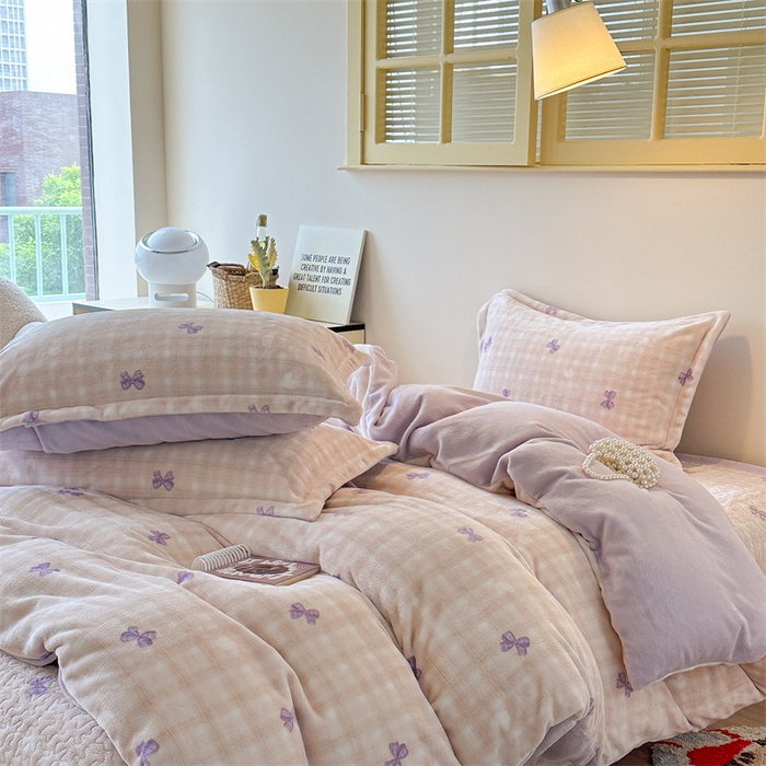 91家纺网 家纺一手货源 找家纺 潘朵拉家纺 2025新款牛奶绒床盖款四件套 紫蝶