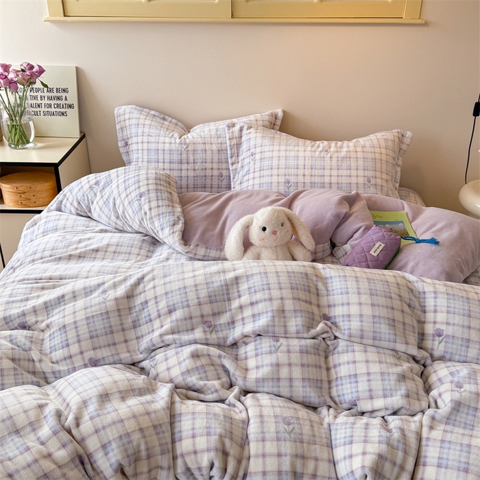 91家纺网 家纺一手货源 找家纺 潘朵拉家纺 2025新款牛奶绒床盖款四件套 紫格郁金香