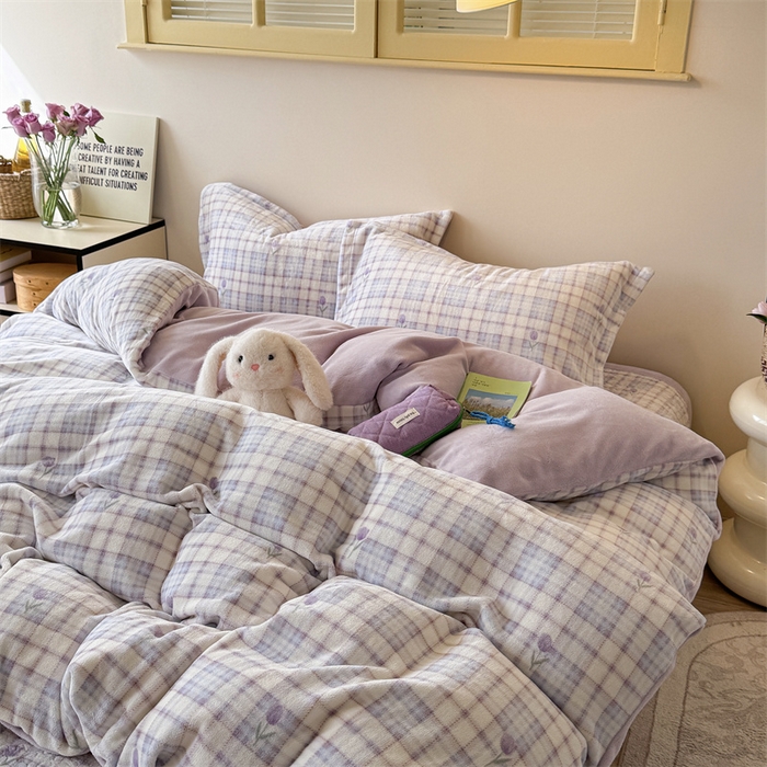 91家纺网 家纺一手货源 找家纺 潘朵拉家纺 2025新款牛奶绒床盖款四件套 紫格郁金香