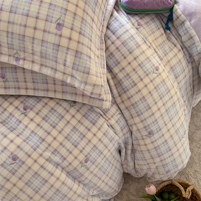 91家纺网 家纺一手货源 找家纺 潘朵拉家纺 2025新款牛奶绒床盖款四件套 紫格郁金香