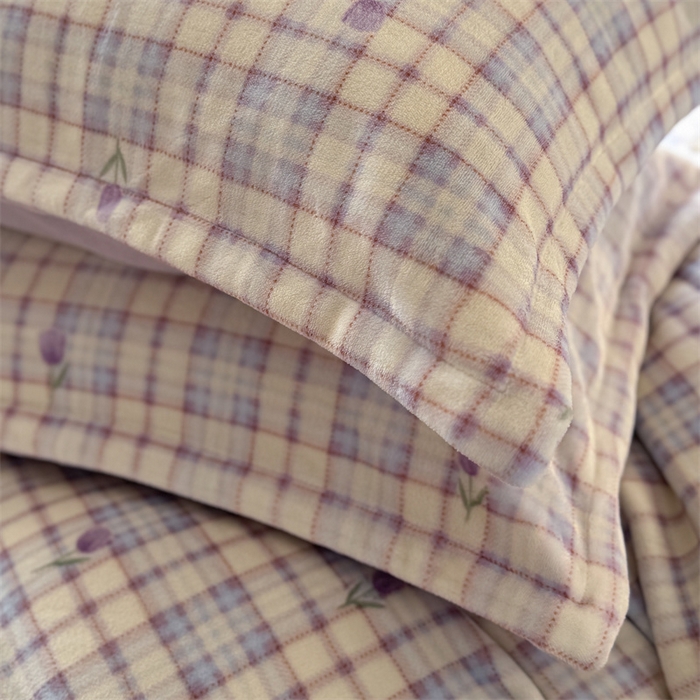 91家纺网 家纺一手货源 找家纺 潘朵拉家纺 2025新款牛奶绒床盖款四件套 紫格郁金香