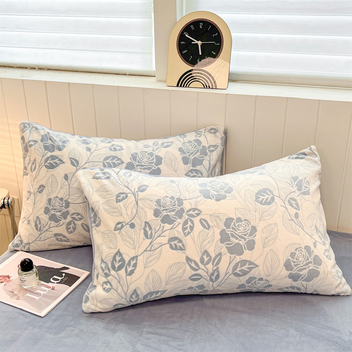 91家纺网 家纺一手货源 找家纺 星座  2025新款牛奶绒雕花绒四件套 蓝玫漫语