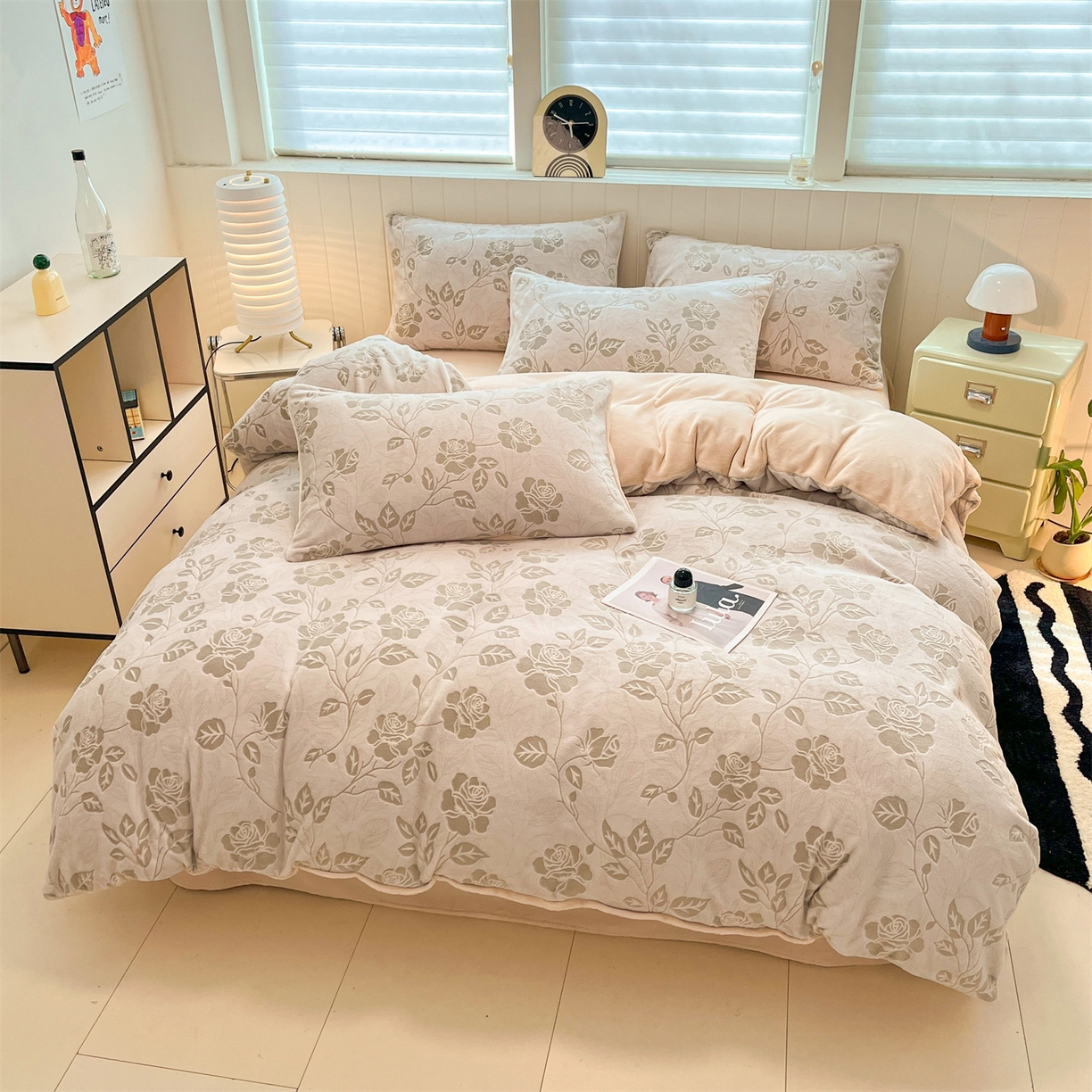 91家纺网 家纺一手货源 找家纺 星座  2025新款牛奶绒雕花绒四件套 浅棕花漾