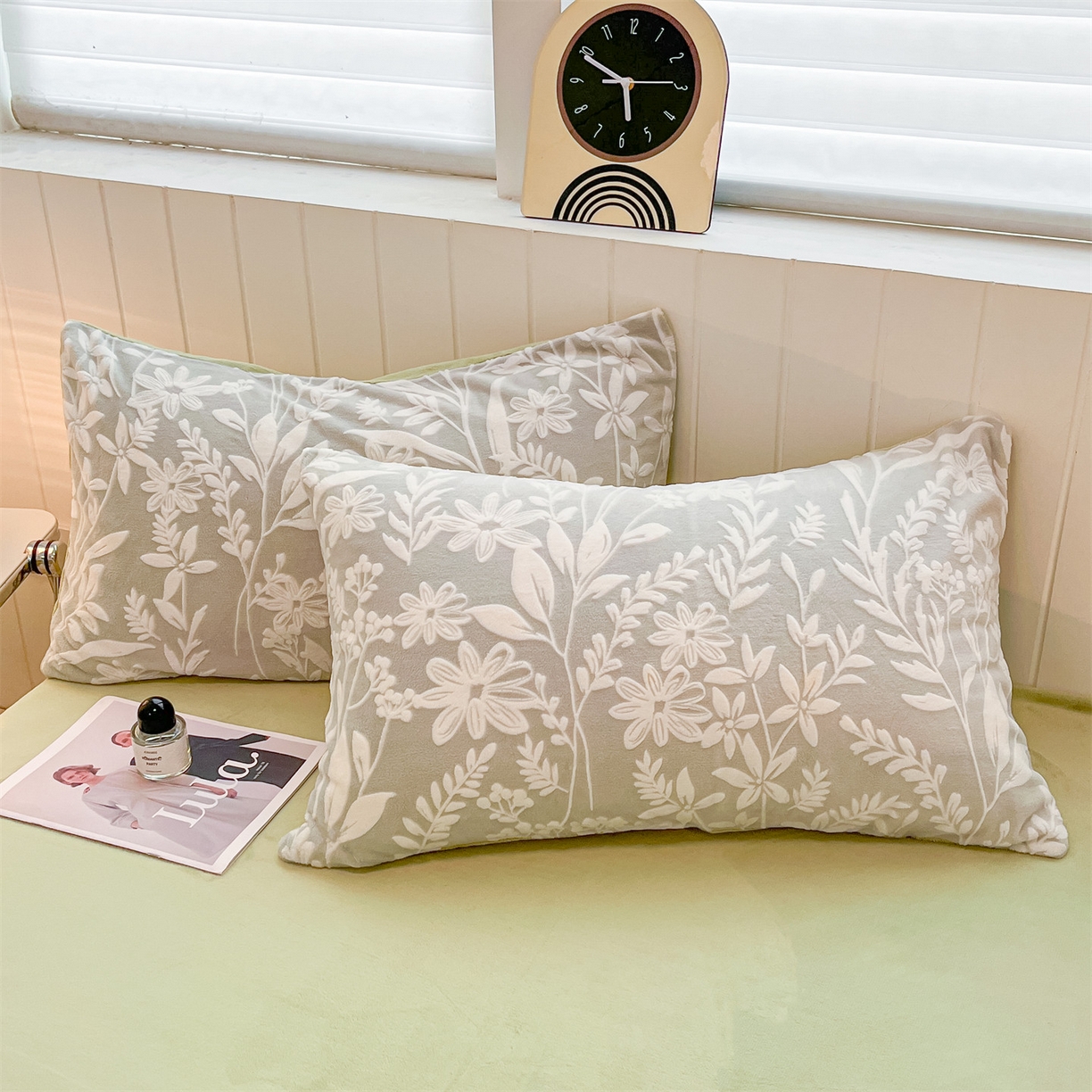 91家纺网 家纺一手货源 找家纺 星座  2025新款牛奶绒雕花绒四件套 青蔓花叙