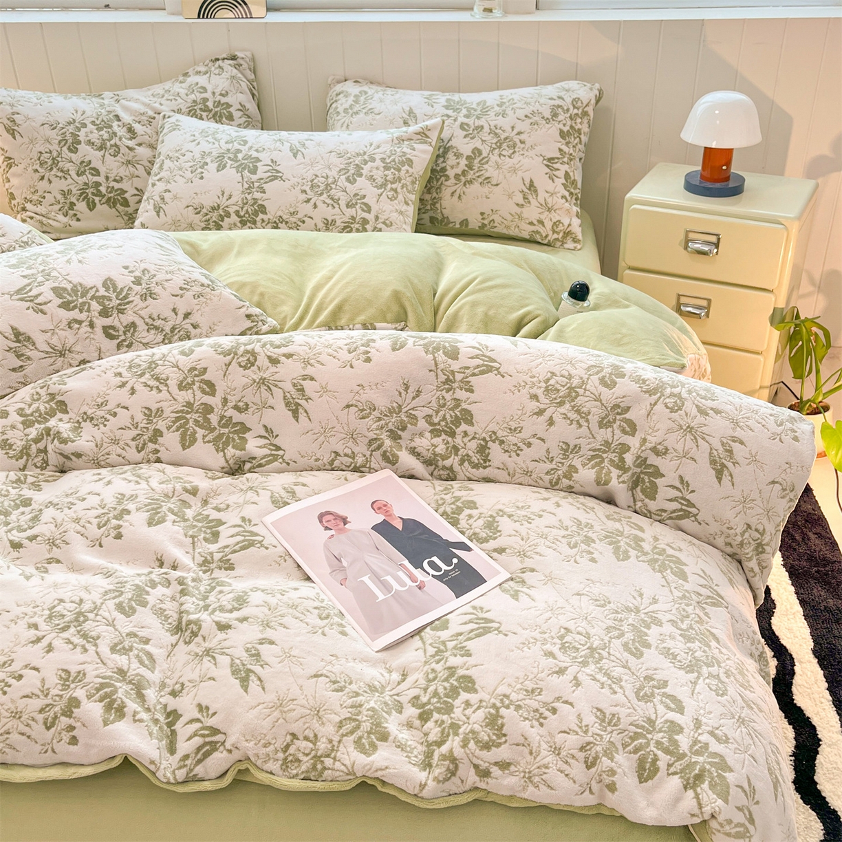 91家纺网 家纺一手货源 找家纺 星座  2025新款牛奶绒雕花绒四件套 青芜花意