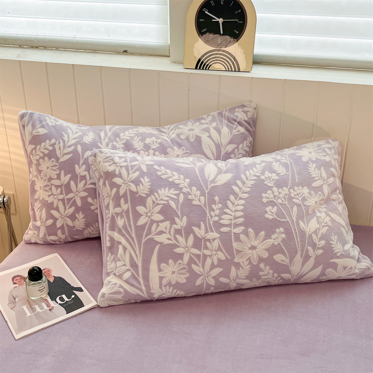 91家纺网 家纺一手货源 找家纺 星座  2025新款牛奶绒雕花绒四件套 紫蔓花影