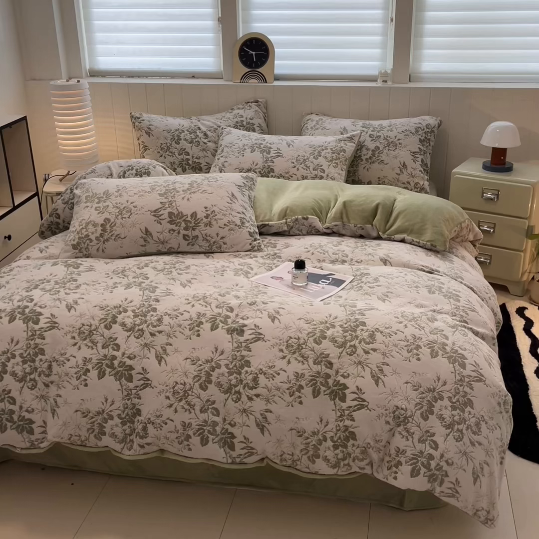 91家纺网 家纺一手货源 找家纺 星座  2025新款牛奶绒雕花绒四件套 青芜花意