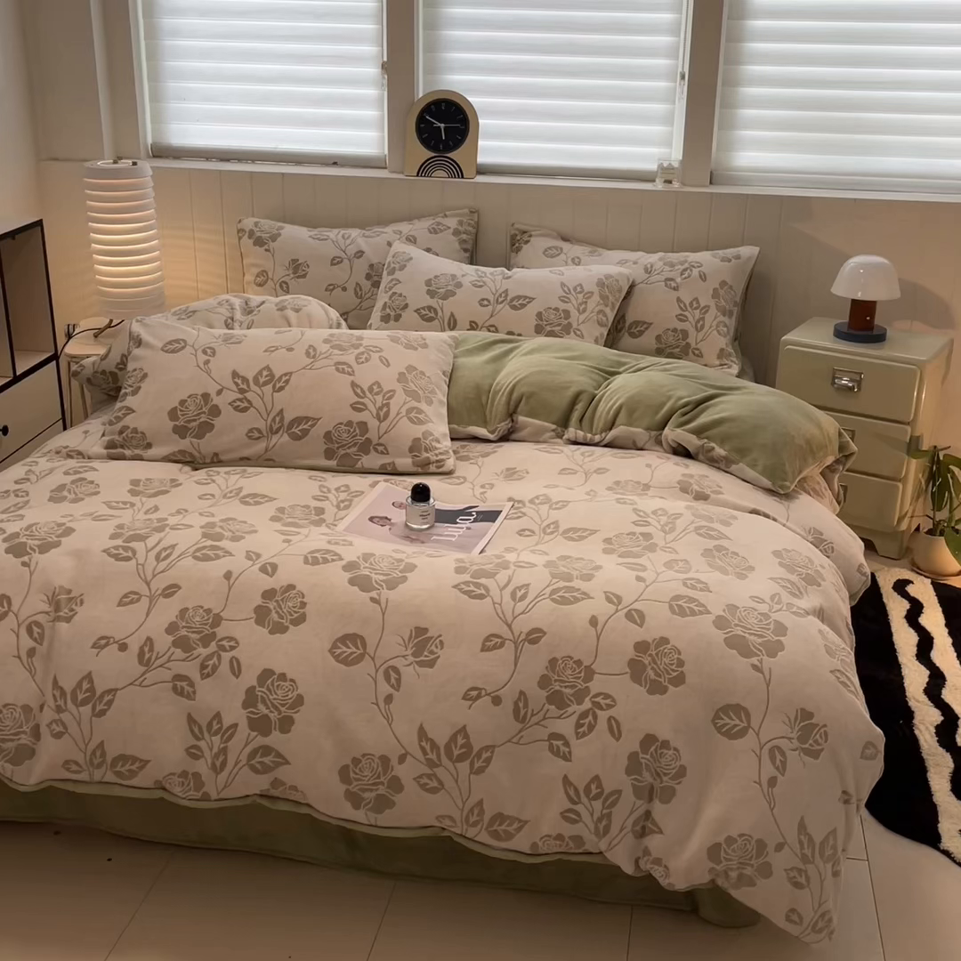 91家纺网 家纺一手货源 找家纺 星座  2025新款牛奶绒雕花绒四件套 青枝雅韵