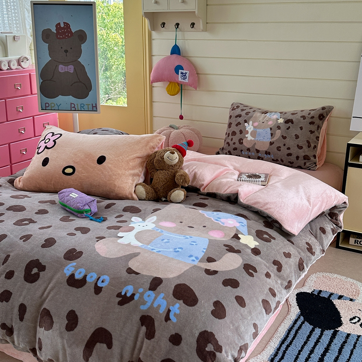 91家纺网 家纺一手货源 找家纺 美乐迪家纺 2025新款大版牛奶绒四件套 豹纹猫