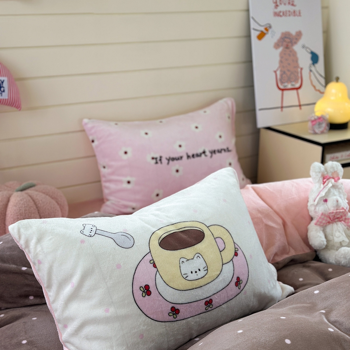 91家纺网 家纺一手货源 找家纺 美乐迪家纺 2025新款大版牛奶绒四件套 波点咖啡屋