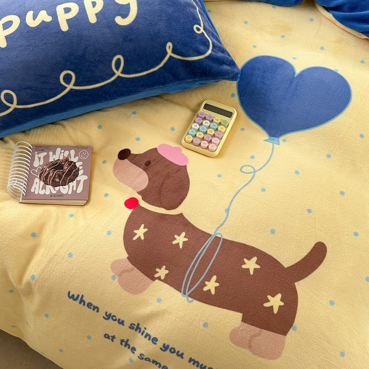 91家纺网 家纺一手货源 找家纺 美乐迪家纺 2025新款大版牛奶绒四件套 波点腊肠狗