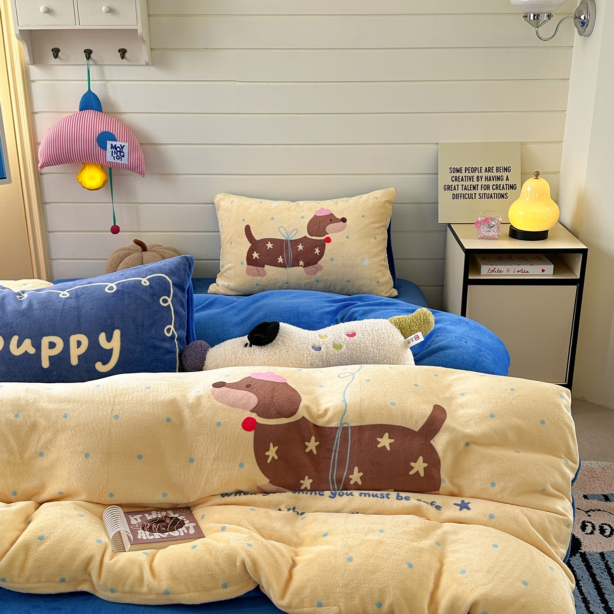 91家纺网 家纺一手货源 找家纺 美乐迪家纺 2025新款大版牛奶绒四件套 波点腊肠狗