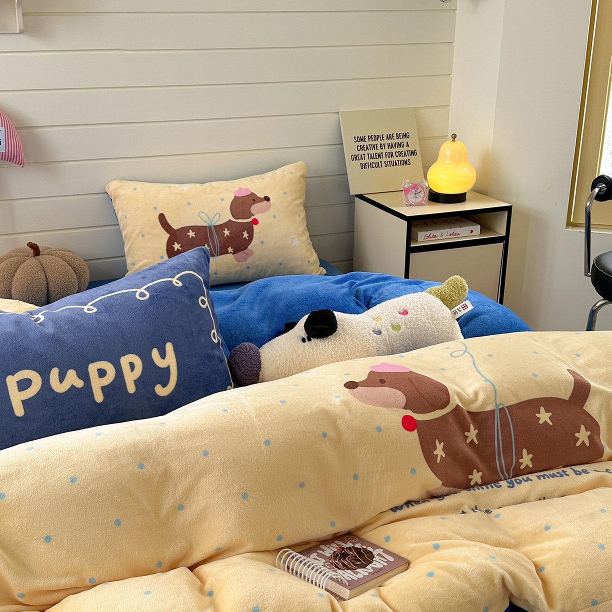 91家纺网 家纺一手货源 找家纺 美乐迪家纺 2025新款大版牛奶绒四件套 波点腊肠狗