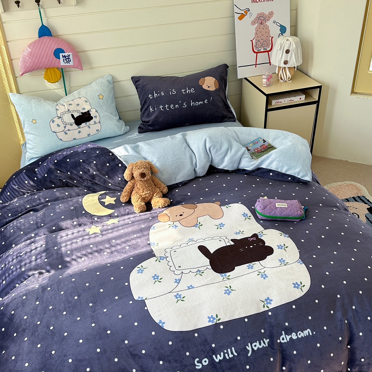 91家纺网 家纺一手货源 找家纺 美乐迪家纺 2025新款大版牛奶绒四件套 波点猫舍