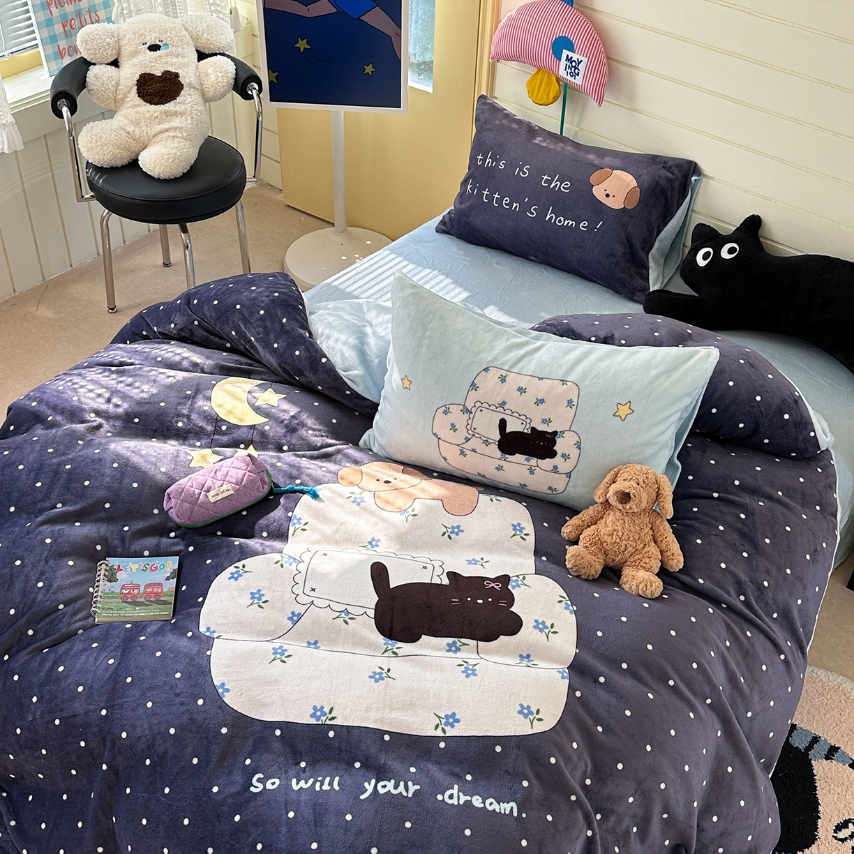 91家纺网 家纺一手货源 找家纺 美乐迪家纺 2025新款大版牛奶绒四件套 波点猫舍