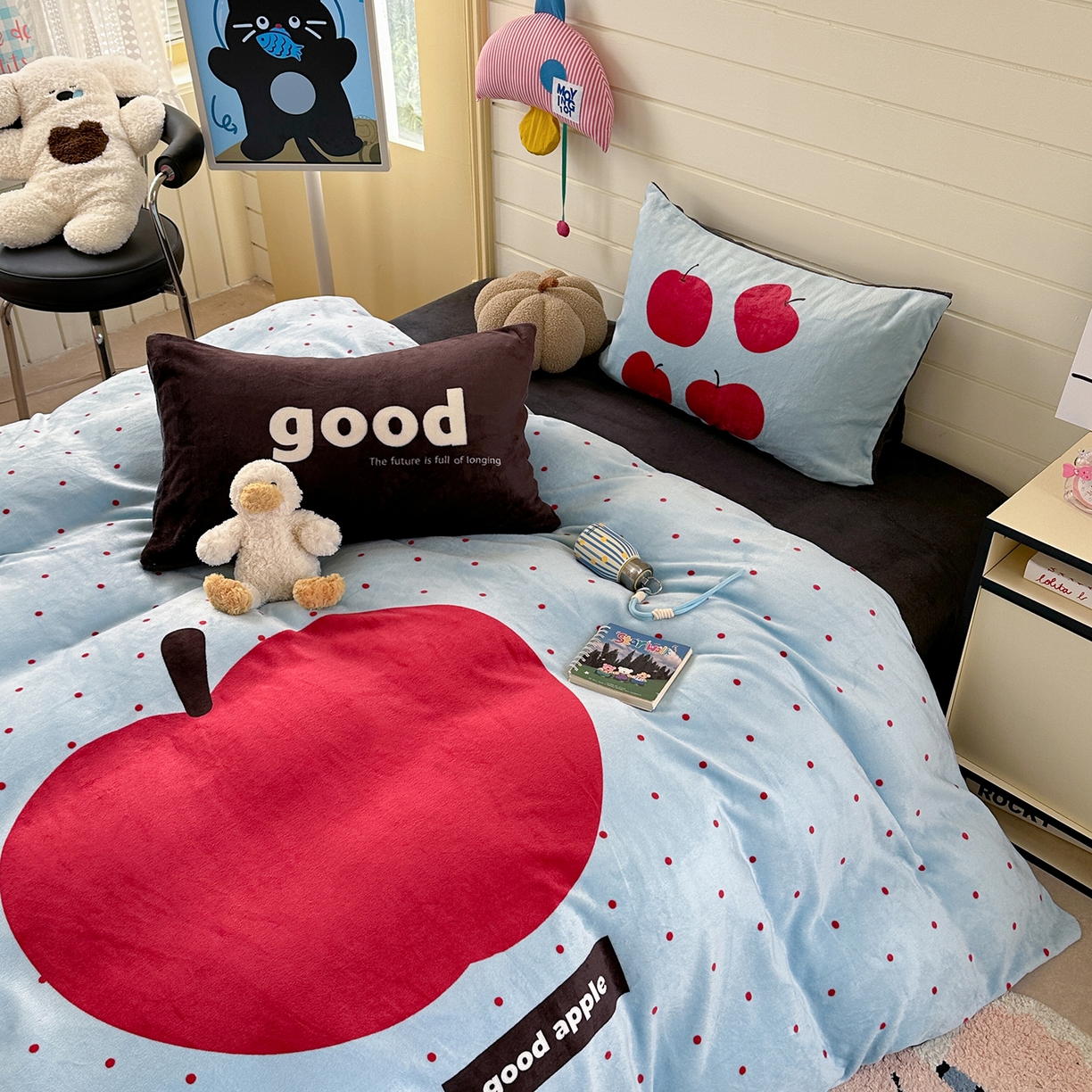 91家纺网 家纺一手货源 找家纺 美乐迪家纺 2025新款大版牛奶绒四件套 波点苹果