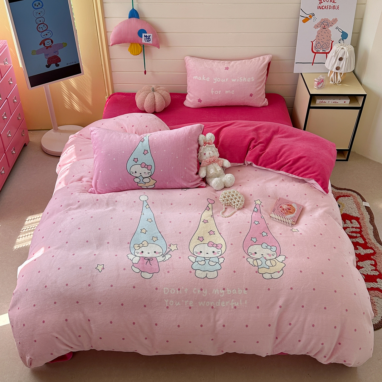 美乐迪家纺 2025新款大版牛奶绒四件套 波点天使猫咪