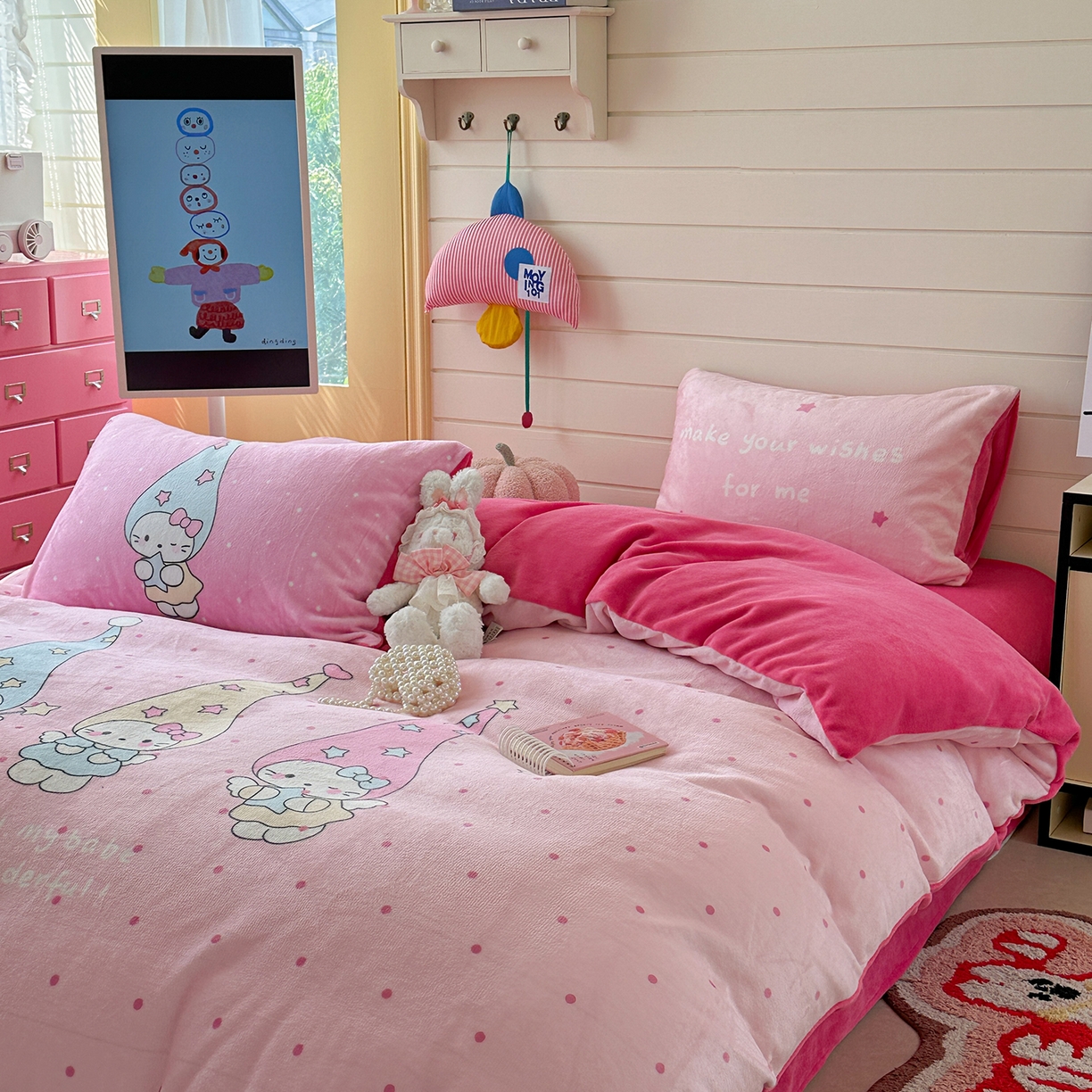 91家纺网 家纺一手货源 找家纺 美乐迪家纺 2025新款大版牛奶绒四件套 波点天使猫咪