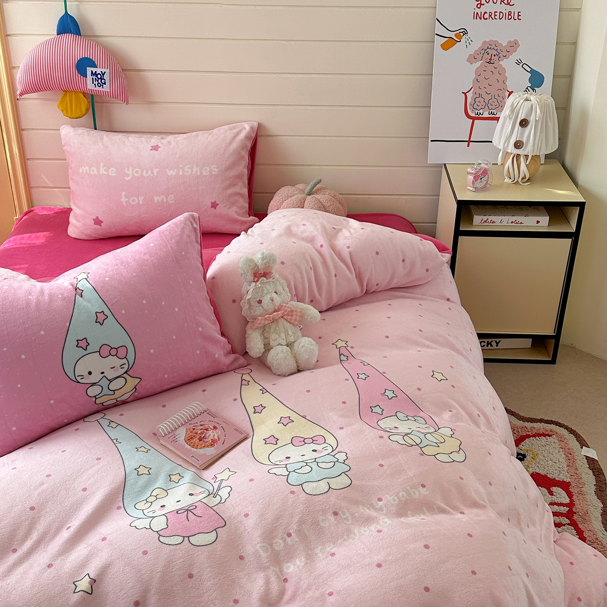 91家纺网 家纺一手货源 找家纺 美乐迪家纺 2025新款大版牛奶绒四件套 波点天使猫咪