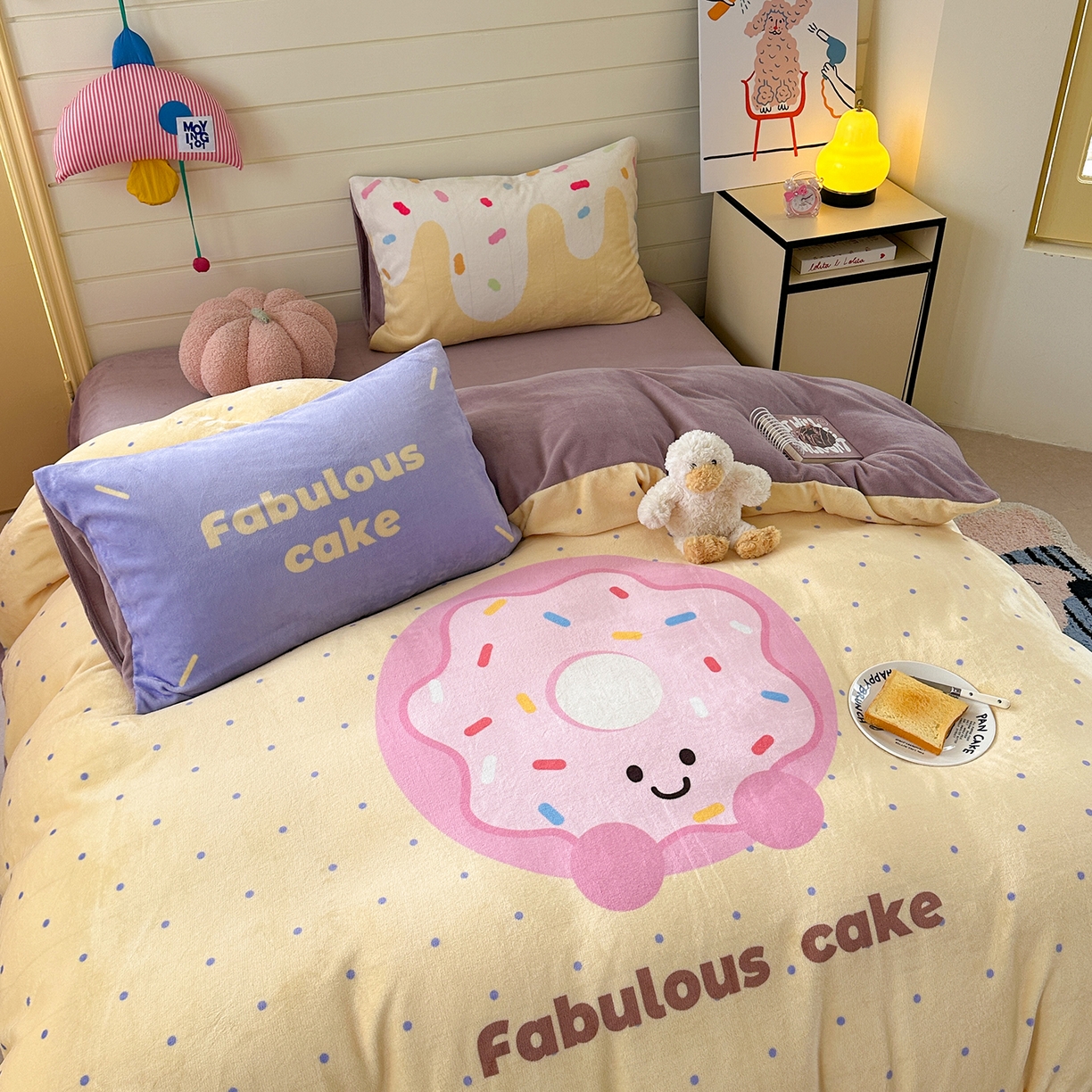 91家纺网 家纺一手货源 找家纺 美乐迪家纺 2025新款大版牛奶绒四件套 波点甜甜圈