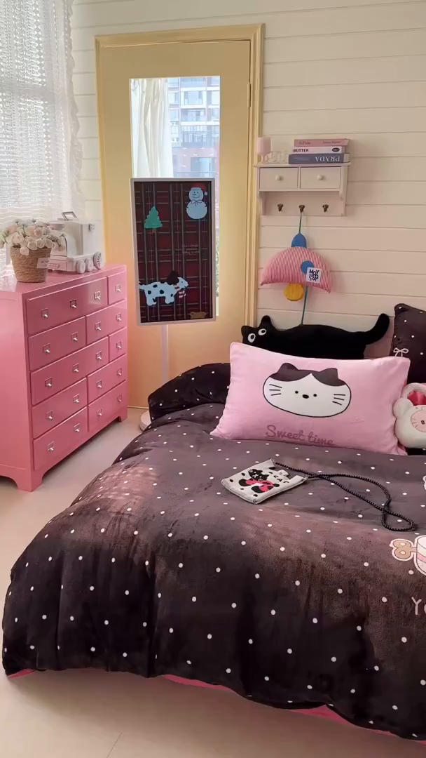 91家纺网 家纺一手货源 找家纺 美乐迪家纺 2025新款大版牛奶绒四件套 波点童趣小猫