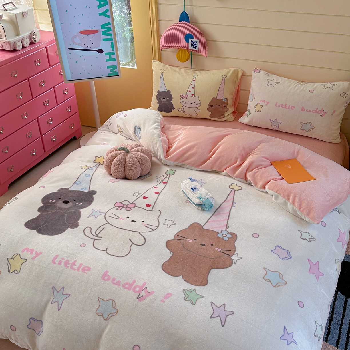 91家纺网 家纺一手货源 找家纺 美乐迪家纺 2025新款大版牛奶绒四件套 星星伙伴