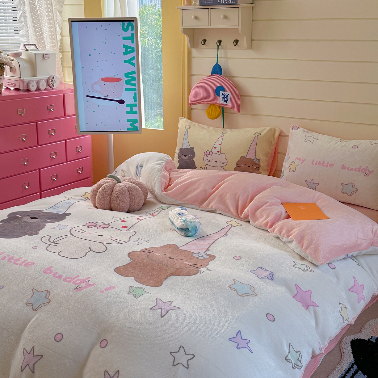 91家纺网 家纺一手货源 找家纺 美乐迪家纺 2025新款大版牛奶绒四件套 星星伙伴