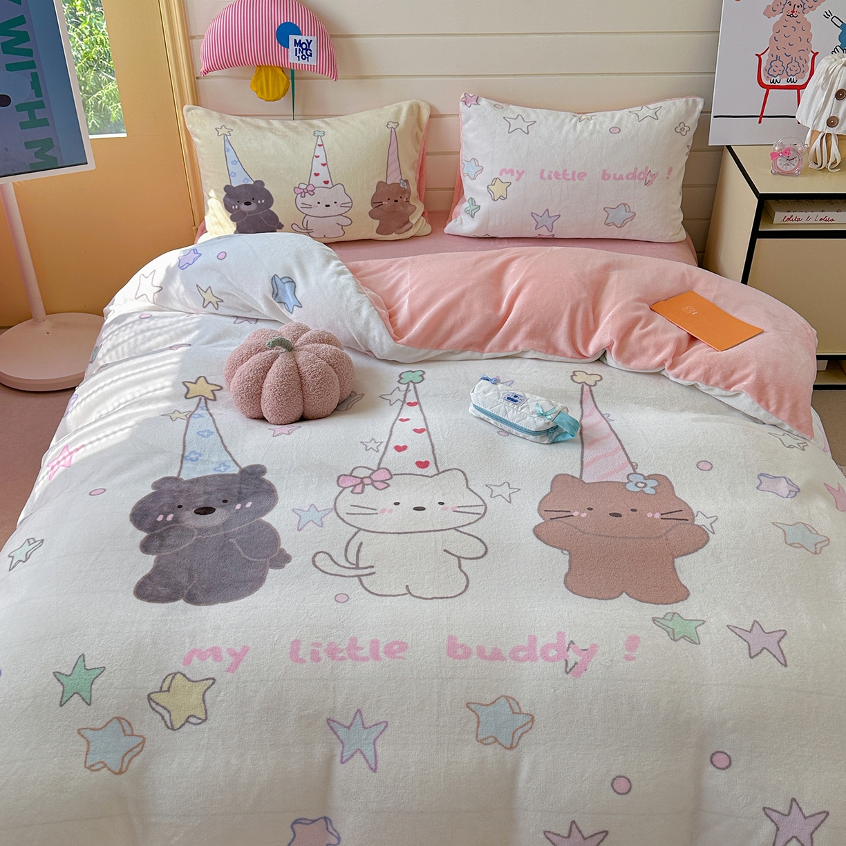 91家纺网 家纺一手货源 找家纺 美乐迪家纺 2025新款大版牛奶绒四件套 星星伙伴