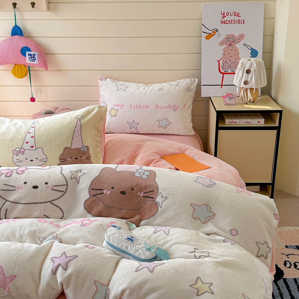 91家纺网 家纺一手货源 找家纺 美乐迪家纺 2025新款大版牛奶绒四件套 星星伙伴