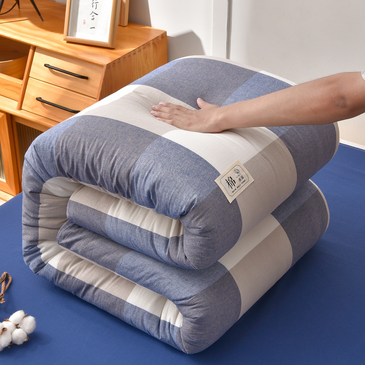 91家纺网 家纺一手货源 找家纺 锦逸家居 2025新款A类水洗棉棉花被被子被芯 灰大格