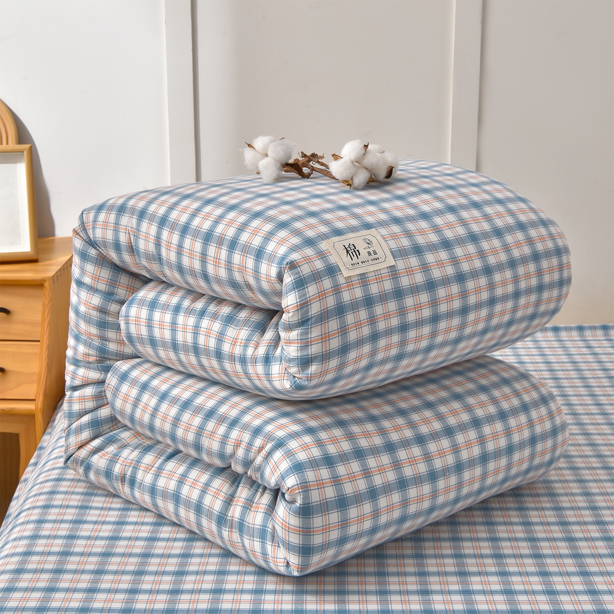 91家纺网 家纺一手货源 找家纺 锦逸家居 2025新款A类水洗棉棉花被被子被芯 洛卡-蓝